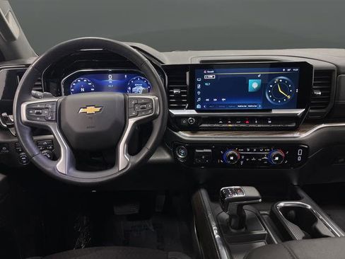 Used 2023 Chevrolet Silverado 1500 LT AWD/4WD image 5
