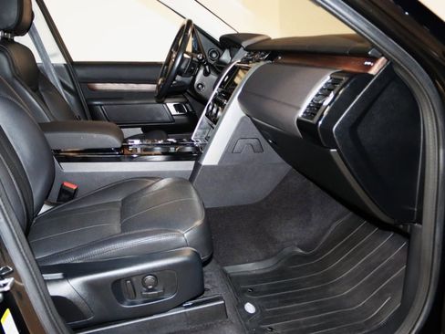 Used 2018 Land Rover Discovery HSE image 54