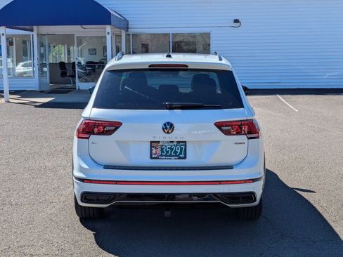 Used 2023 Volkswagen Tiguan SE R-Line AWD/4WD image 4