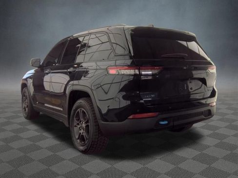Used 2024 Jeep Grand Cherokee Trailhawk w/ Advanced Protech Group II AWD/4WD image 2