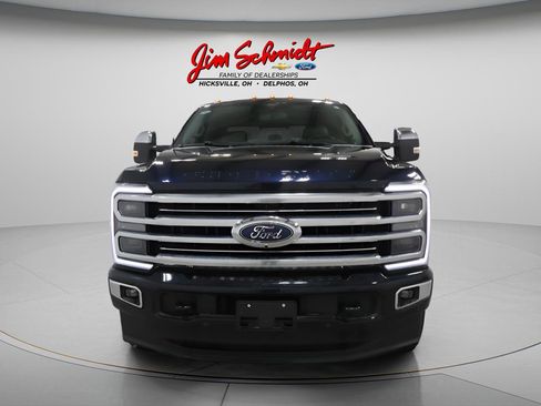 Used 2025 Ford F250 Platinum w/ Platinum Plus Package image 3