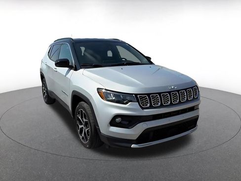 Used 2025 Jeep Compass Limited AWD/4WD image 3