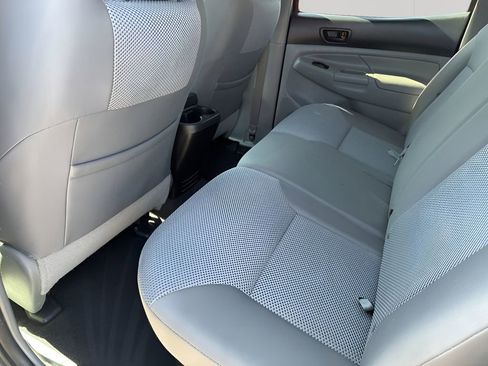 Used 2013 Toyota Tacoma PreRunner w/ TRD Sport Pkg image 19