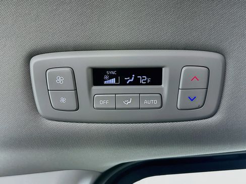 Certified 2026 Kia Carnival FWD image 24