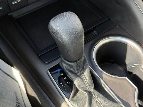Used 2022 Toyota Camry LE AWD/4WD image 27