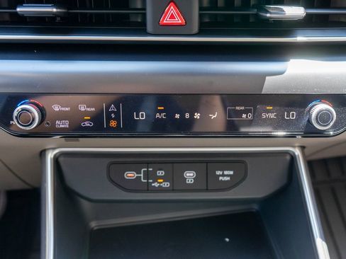 Used 2026 Kia Carnival FWD image 24