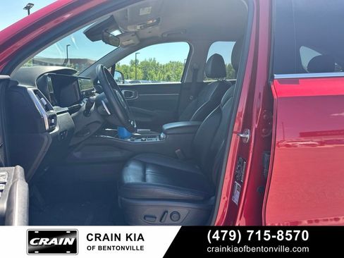 Certified 2022 Kia Sorento EX FWD image 9
