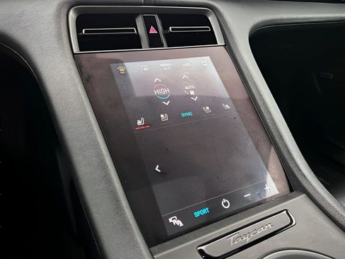 Used 2020 Porsche Taycan 4S image 61