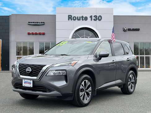 Used 2023 Nissan Rogue SV AWD/4WD image 2