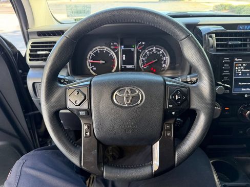 Used 2021 Toyota 4Runner TRD Off-Road Premium w/ Moonroof Package AWD/4WD image 6