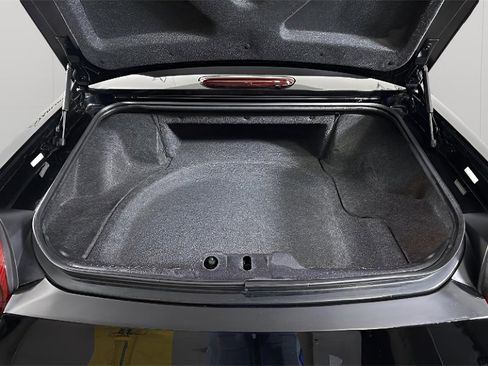 Used 2003 Ford Thunderbird image 25