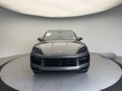 Certified 2024 Porsche Cayenne AWD/4WD image 25