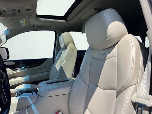 Used 2020 Cadillac Escalade ESV Premium Luxury AWD/4WD image 43