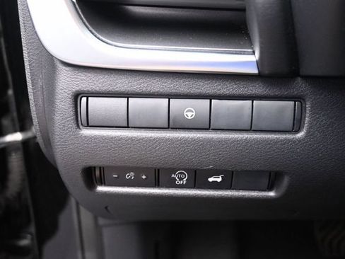 Used 2024 Nissan Rogue SV FWD image 16