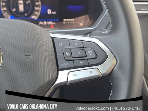 Used 2022 Volkswagen Tiguan SE FWD image 24