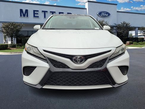 Used 2019 Toyota Camry XSE image 2
