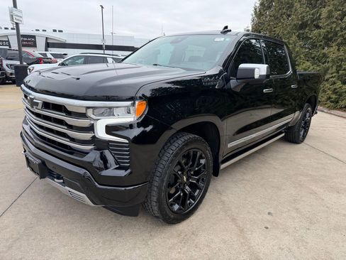 Used 2023 Chevrolet Silverado 1500 High Country w/ High Country Premium Package image 7