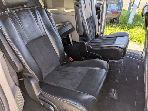 Used 2019 Dodge Grand Caravan SXT FWD image 29
