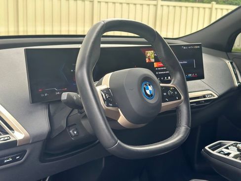 Used 2024 BMW iX xDrive50 w/ Sport Package AWD/4WD image 18