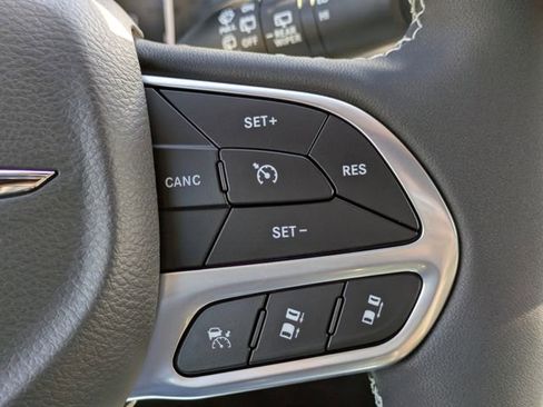 New 2026 Chrysler Pacifica Select image 28