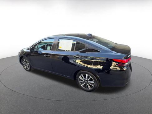 Used 2025 Nissan Versa SV FWD image 10