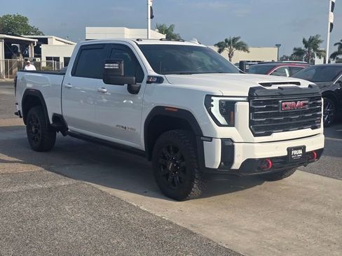 Used 2025 GMC Sierra 2500 AT4 w/ AT4 Premium Plus Package AWD/4WD image 4