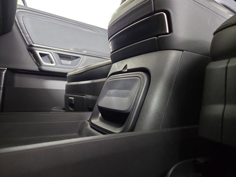 Used 2024 Rivian R1S Adventure AWD/4WD image 33