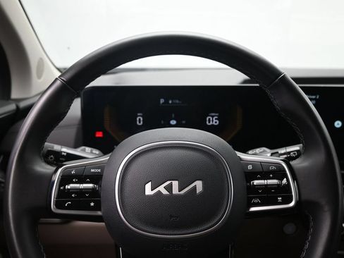 Used 2026 Kia Carnival FWD image 12