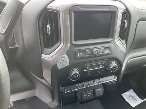 Used 2022 Chevrolet Silverado 1500 Custom image 6