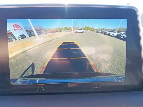 Used 2023 GMC Yukon SLT image 23