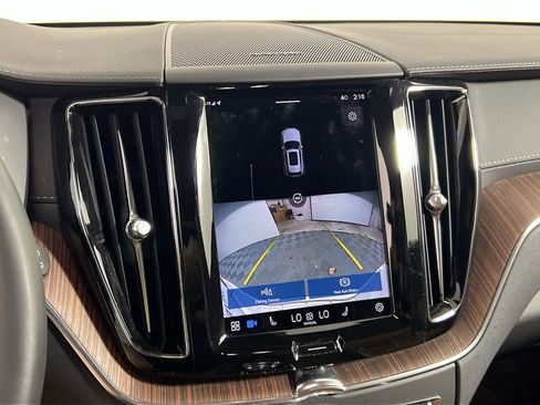 Certified 2023 Volvo XC60 B6 Ultimate w/ Protection Package Premier image 24