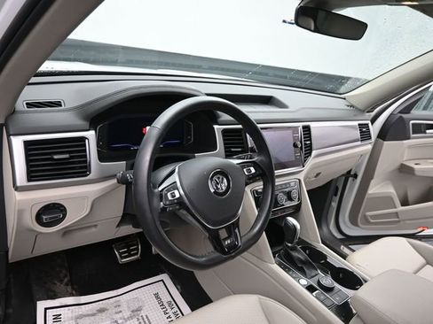 Used 2019 Volkswagen Atlas SEL R-Line image 17