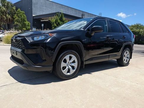 Used 2021 Toyota RAV4 LE w/ Carpet Mat Package (TMS) FWD image 10