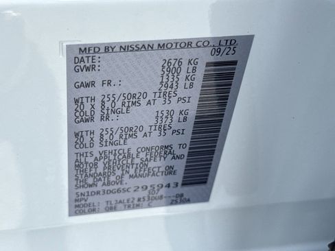 Used 2025 Nissan Pathfinder Platinum w/ Cargo Package FWD image 49