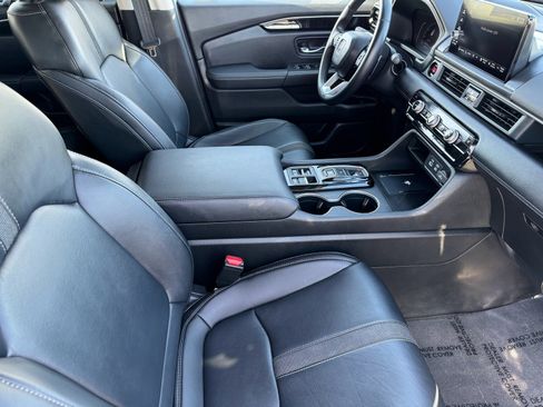 Used 2024 Honda Pilot Touring image 14
