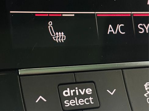 Used 2022 Audi e-tron Premium w/ Convenience Plus Package AWD/4WD image 45