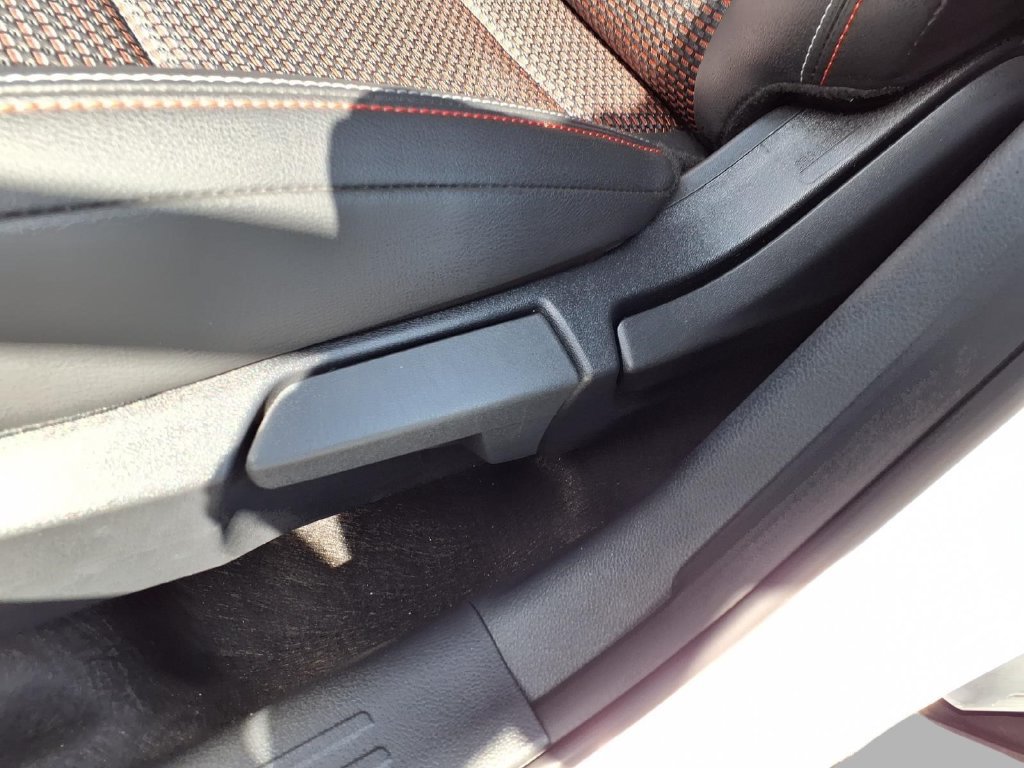 Used 2025 Nissan Kicks SR w/ SR Premium Package AWD/4WD image 21
