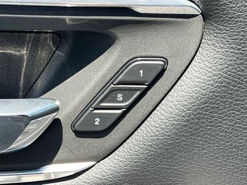 Used 2021 RAM 1500 Laramie AWD/4WD image 19