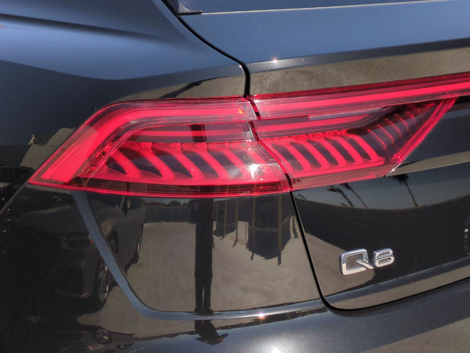 Used 2019 Audi Q8 Premium Plus w/ Premium Plus AWD/4WD image 18