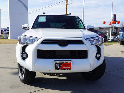 Certified 2022 Toyota 4Runner SR5 Premium image 3