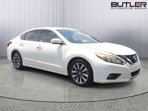 Used 2016 Nissan Altima 2.5 SL w/ 2.5 Technology w/LED Package FWD image 8