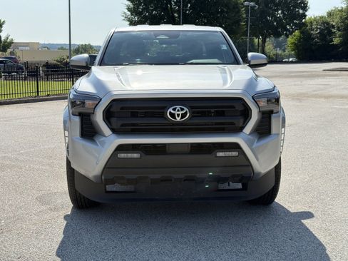 Certified 2024 Toyota Tacoma SR5 AWD/4WD image 33