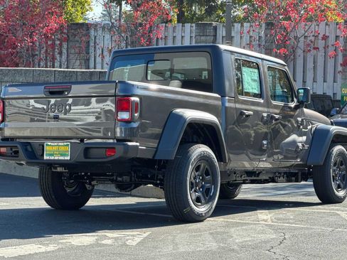 New 2026 Jeep Gladiator Sport AWD/4WD image 4