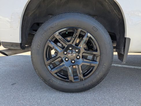 Used 2024 Chevrolet Silverado 1500 Custom image 10