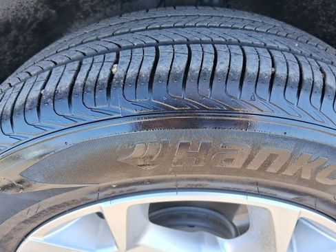Used 2025 Chevrolet Trax LS w/ LS Convenience Package FWD image 9