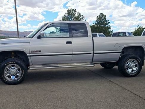 Used 1997 Dodge Ram 2500 Truck 4x4 Club Cab image 6