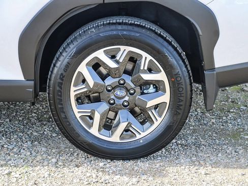 Used 2025 Subaru Forester Premium image 10