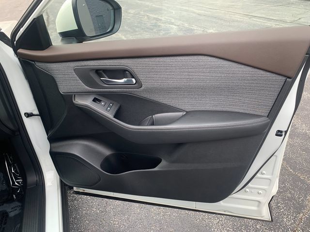 Used 2023 Nissan Rogue SV AWD/4WD image 19