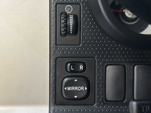 Used 2008 Toyota FJ Cruiser 4WD image 16