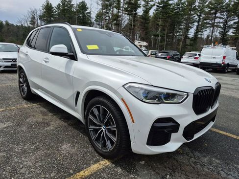 Used 2022 BMW X5 xDrive40i w/ M Sport Package image 2